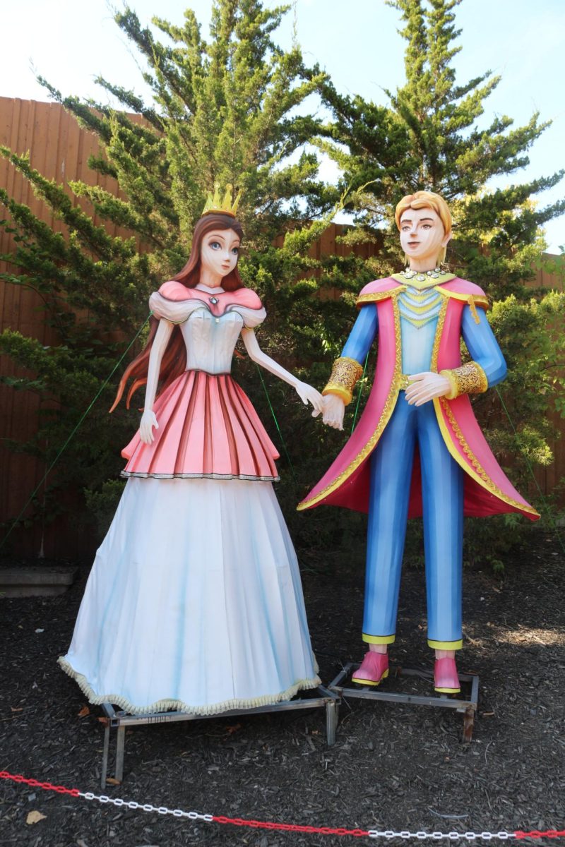 Prince and Princess statues