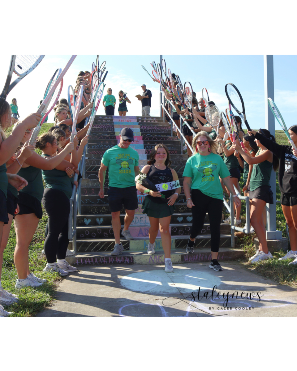 Tennis Team Celebrates Seniors Before Win