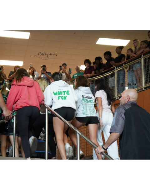 School Sends Girls Golf Off To State