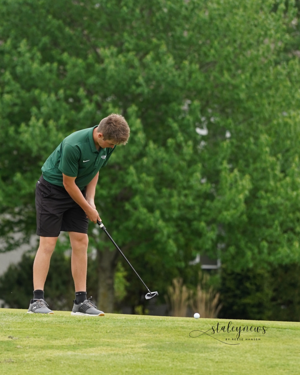 Boys Golf Beats Kearney At Home