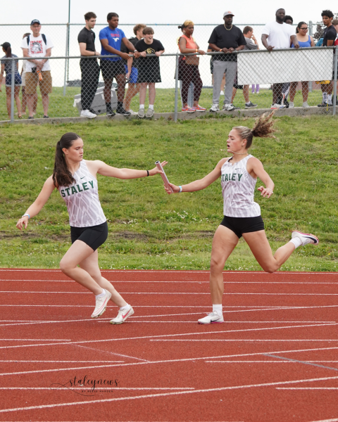 Runners, Thrower Qualify For Track State